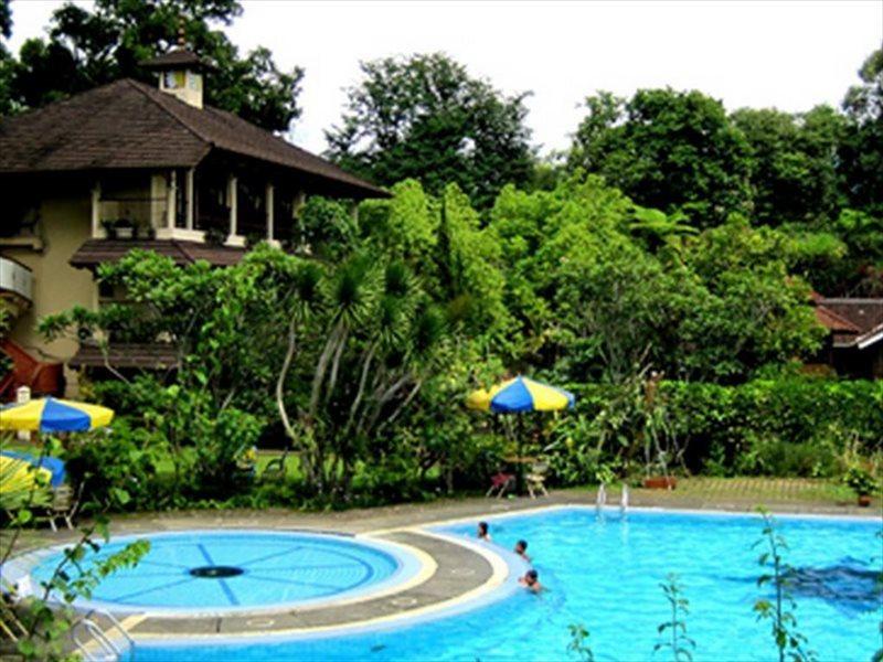 Taman Sari Hotel Dan Resort Сукабуми Екстериор снимка