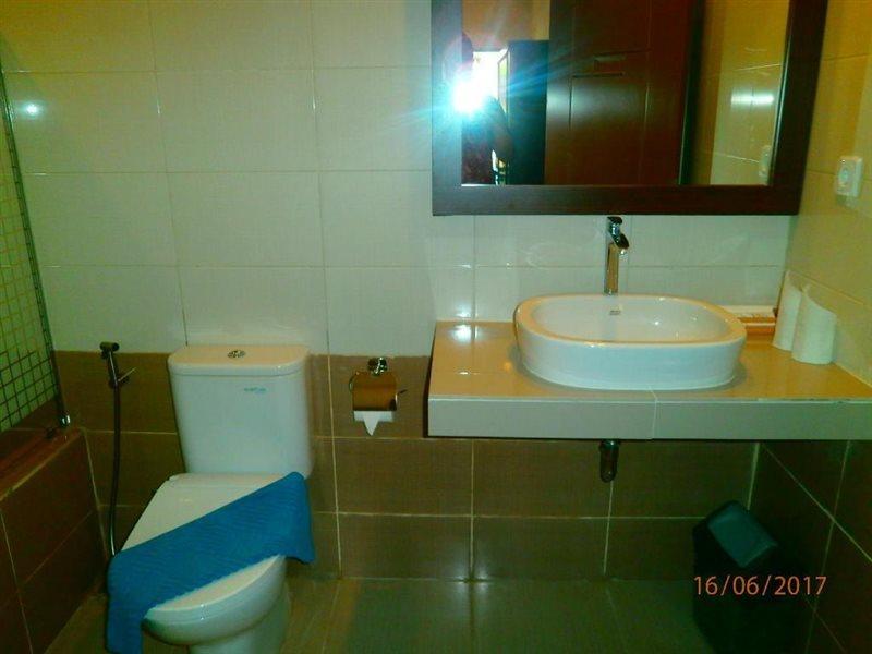 Taman Sari Hotel Dan Resort Сукабуми Екстериор снимка