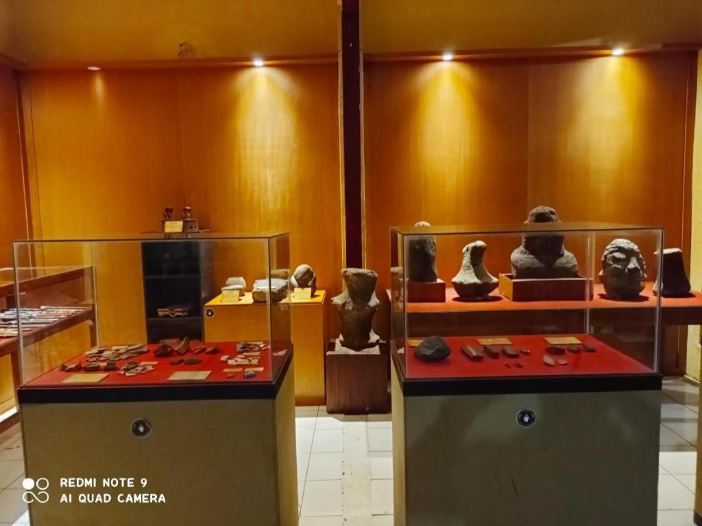 Taman Sari Hotel Dan Resort Сукабуми Екстериор снимка