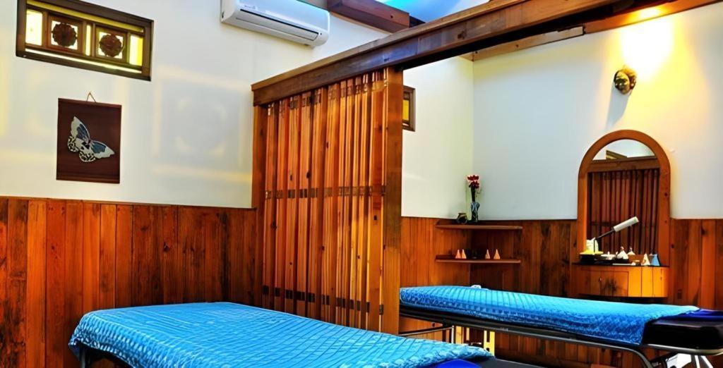 Taman Sari Hotel Dan Resort Сукабуми Екстериор снимка
