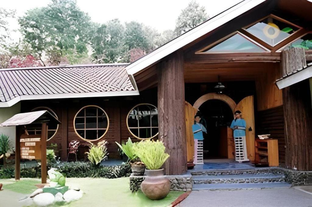 Taman Sari Hotel Dan Resort Сукабуми Екстериор снимка