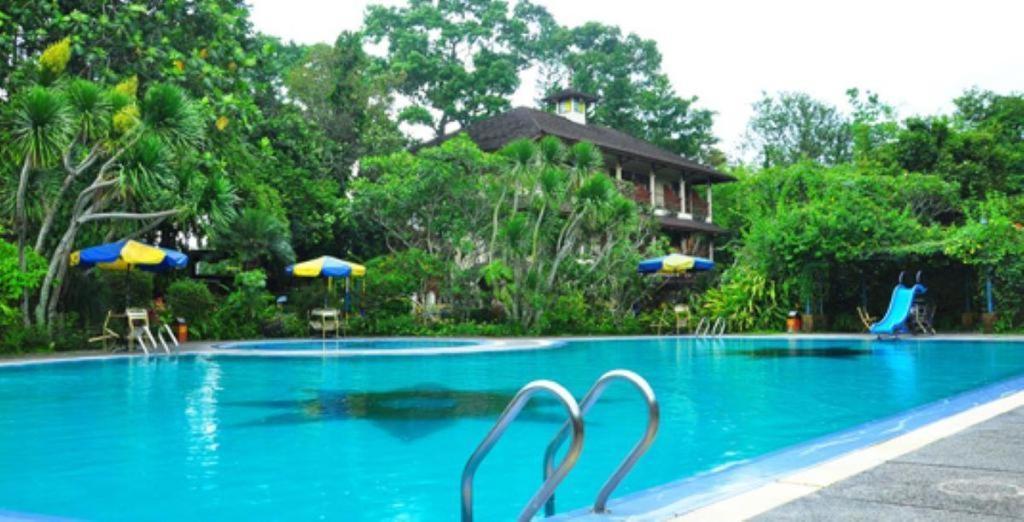 Taman Sari Hotel Dan Resort Сукабуми Екстериор снимка